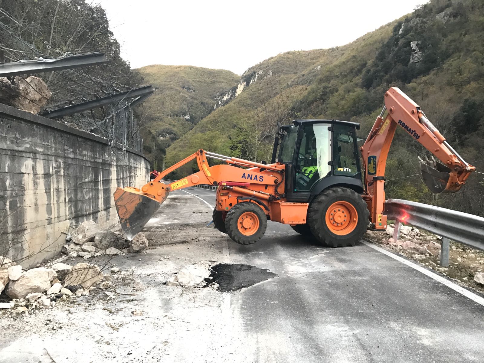 01 SS685 interventi Anas caduta massi sisma centro italia